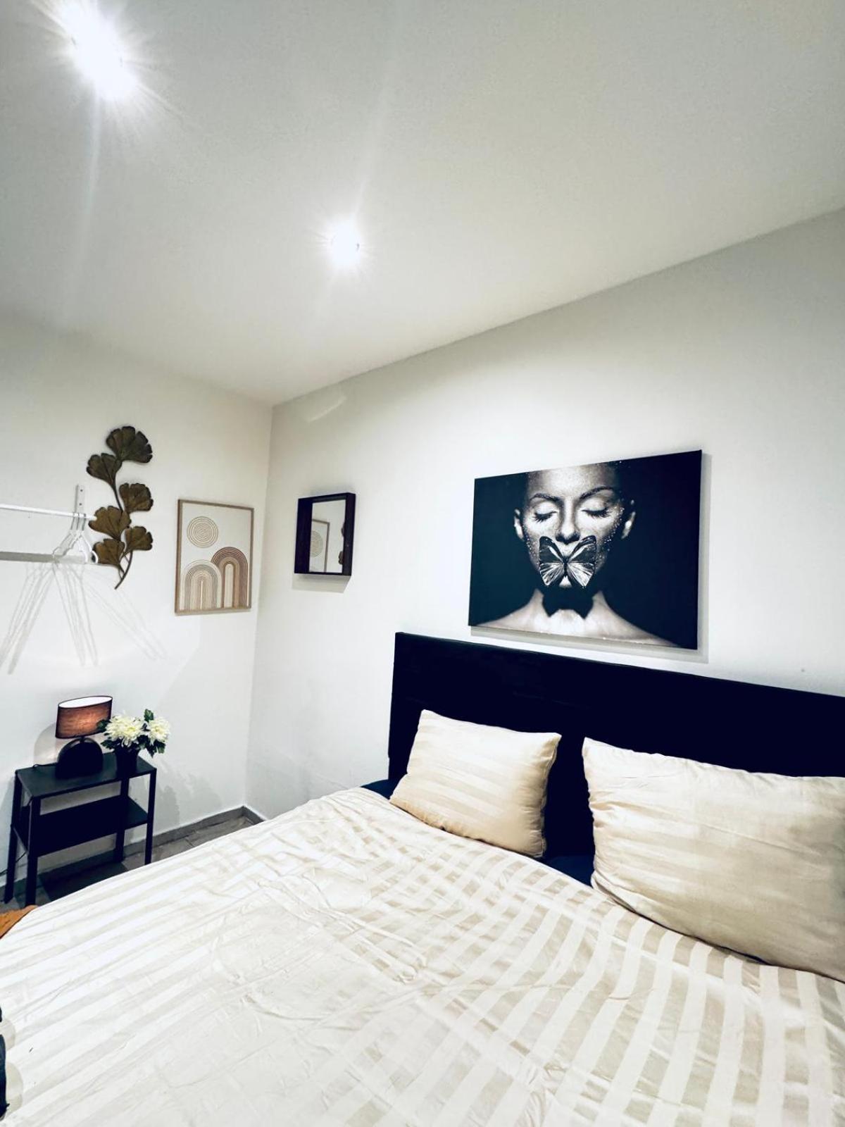 Appartamento Elegant & 5br Shared In *