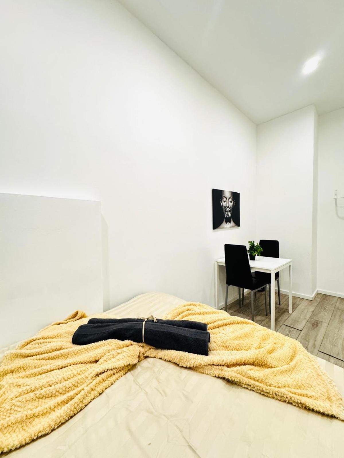 Elegant & 5br Shared In Vienna