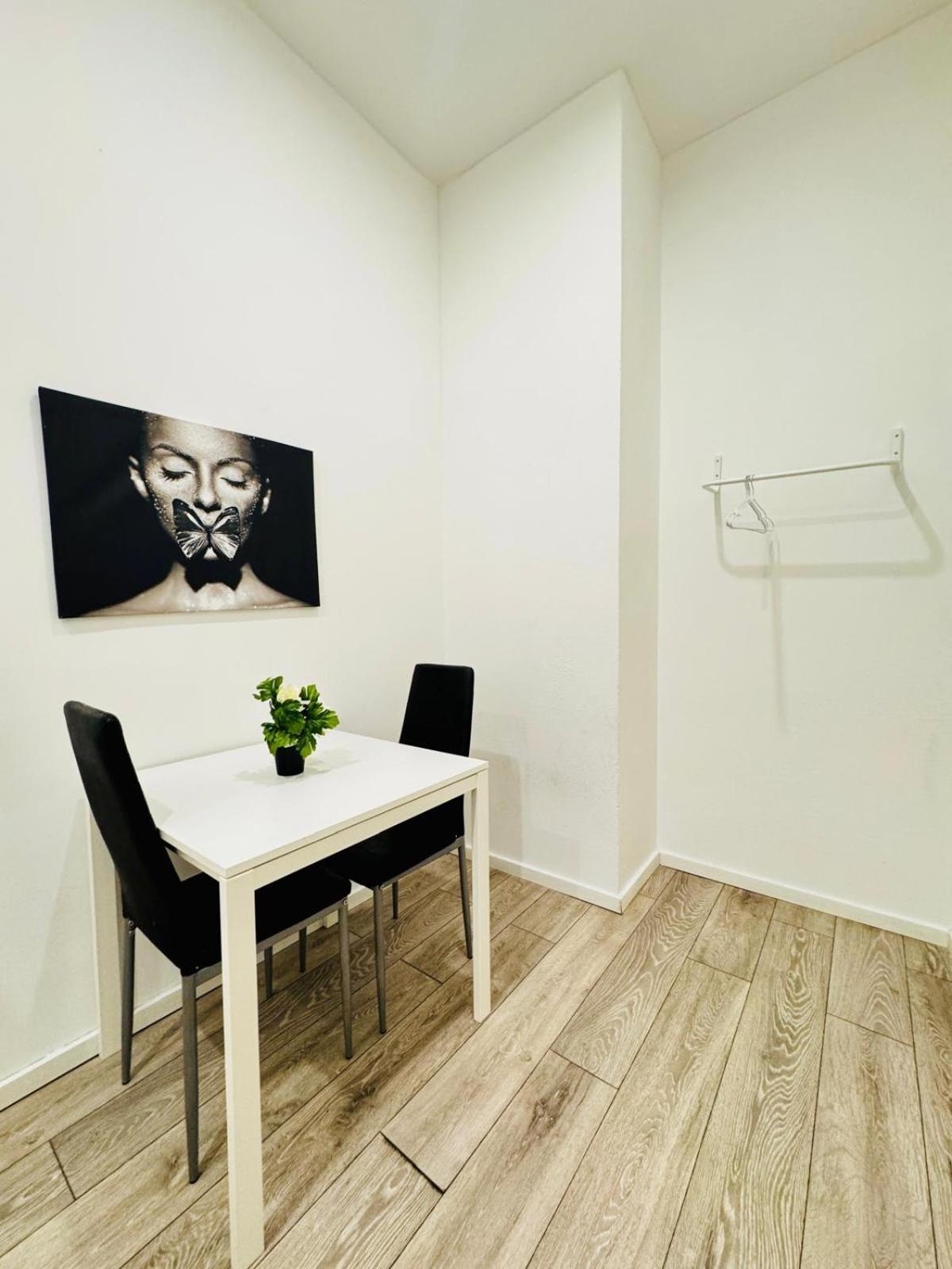 Appartamento Elegant & 5br Shared In *