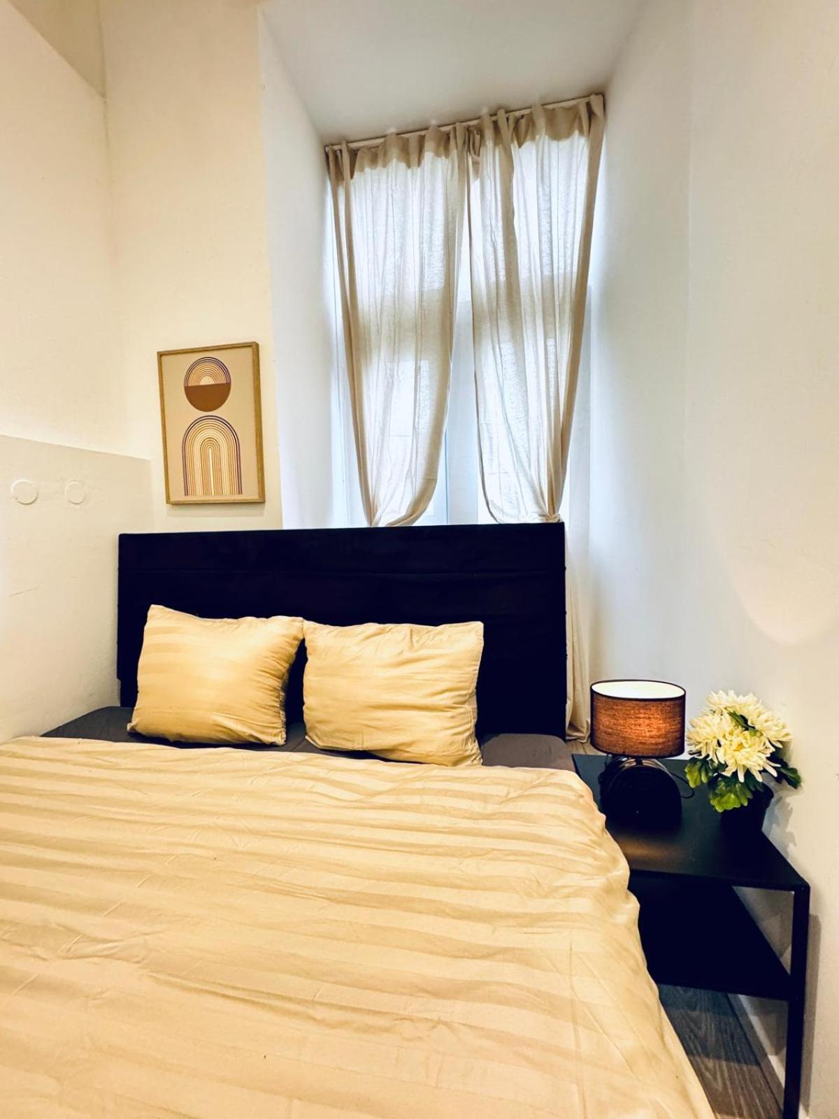 Elegant & 5br Shared In Appartamento