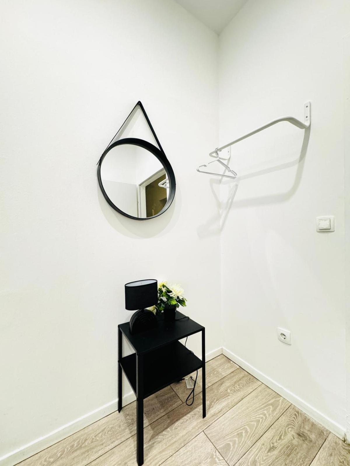 Elegant & 5br Shared In Vienna