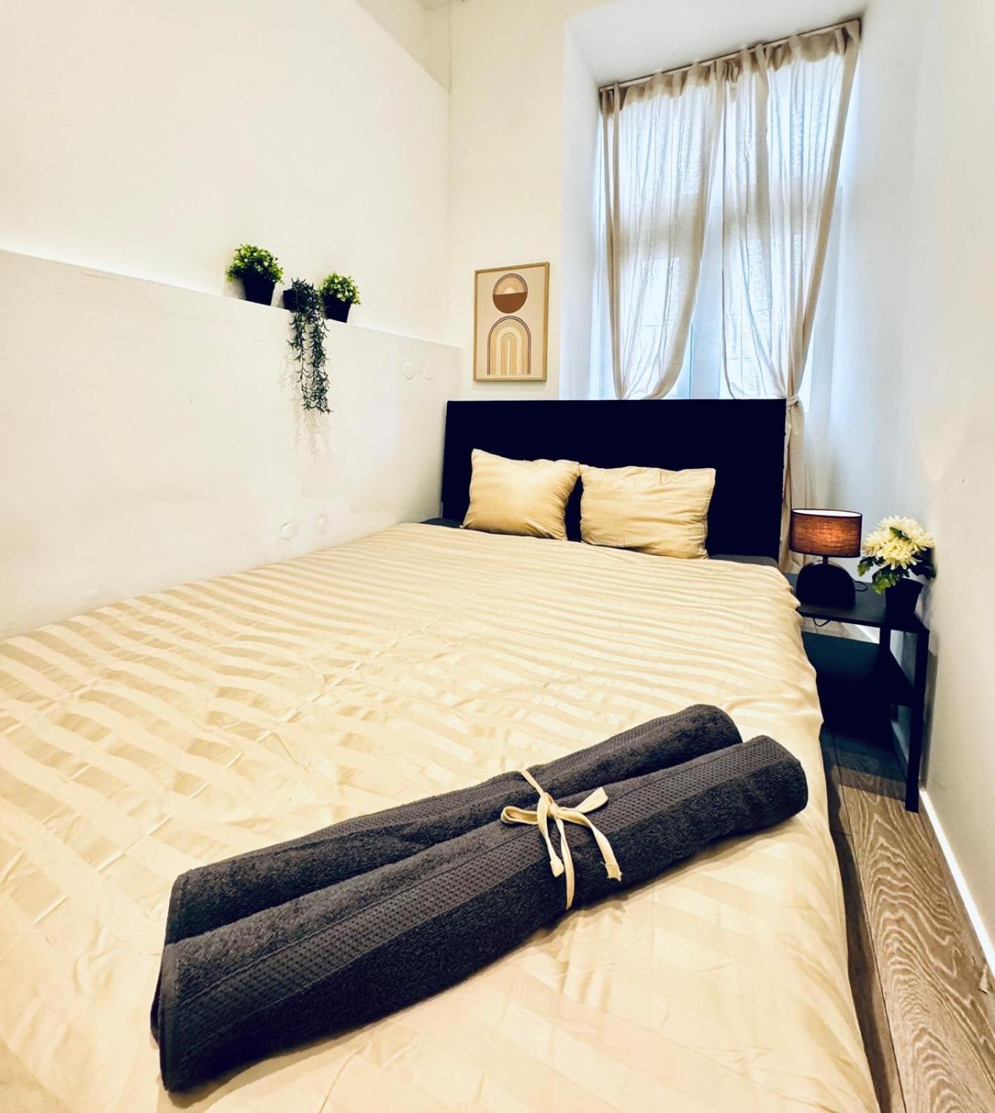 Elegant & 5br Shared In Appartamento Vienna